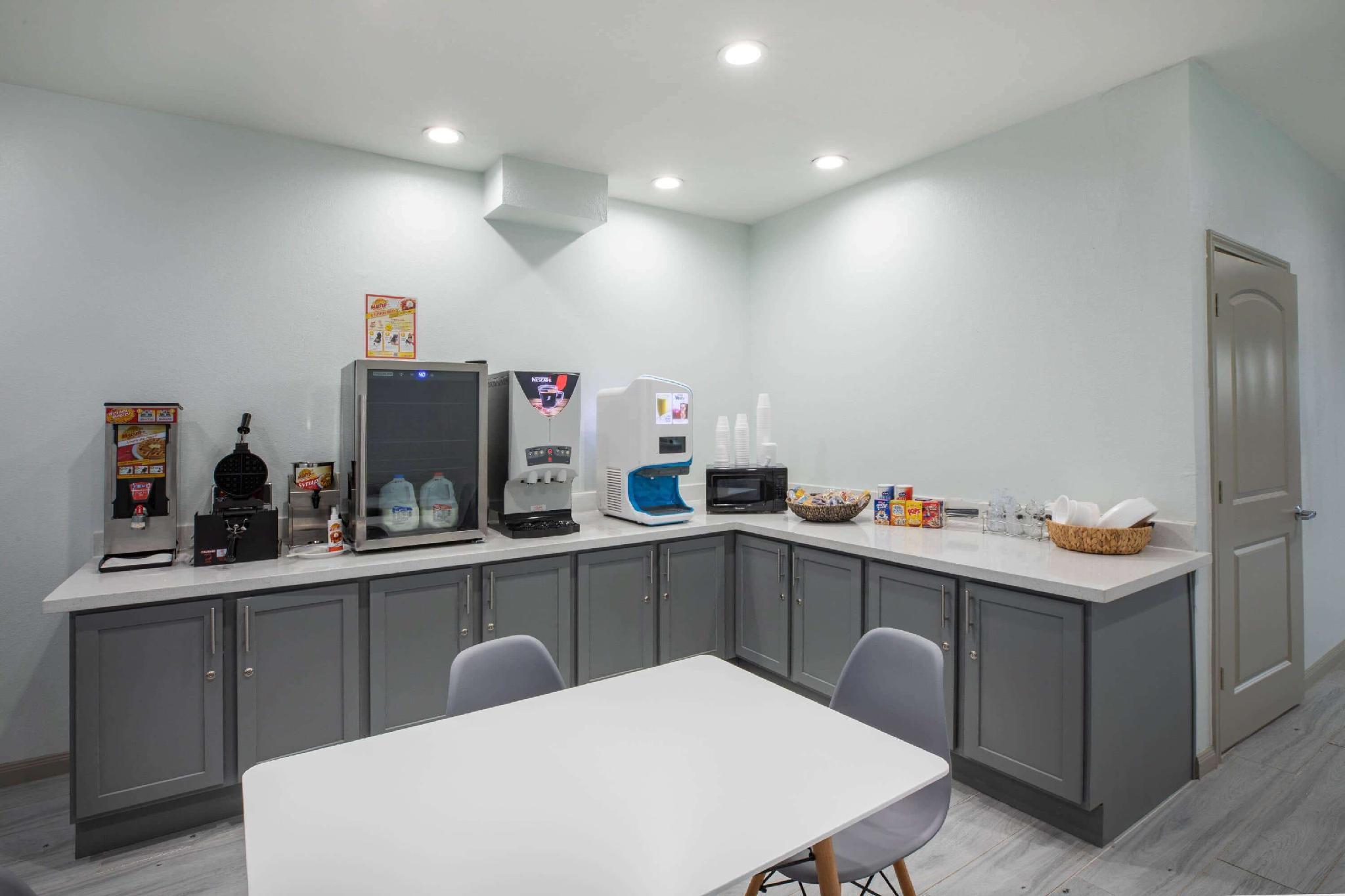 Super 8 By Wyndham Humble Houston Fallcreek Экстерьер фото