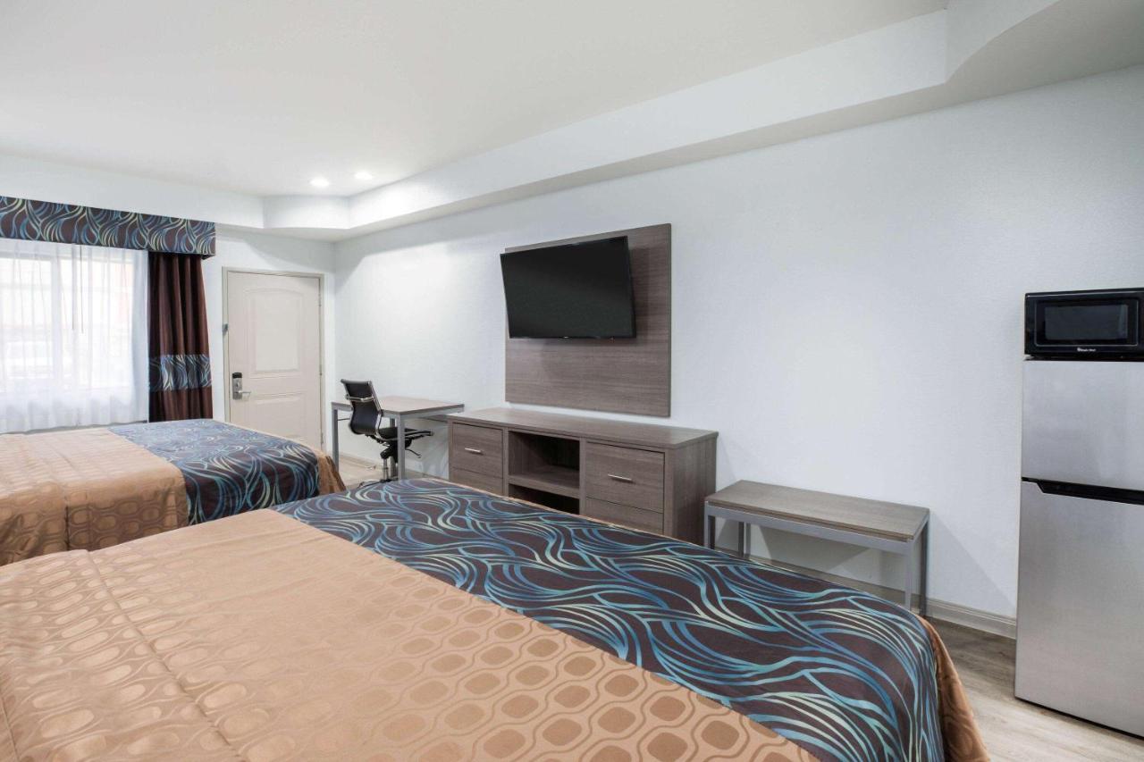 Super 8 By Wyndham Humble Houston Fallcreek Экстерьер фото